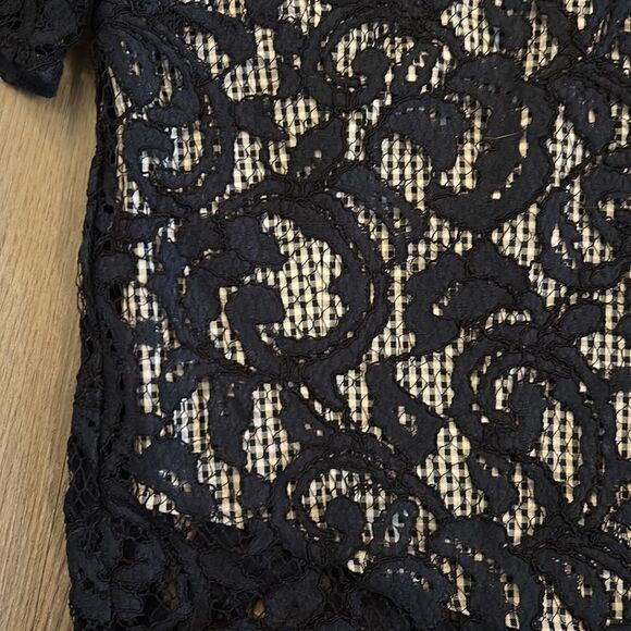 NWOT CARVEN DESIGNER LACE AND GIGHAM BLOUSE NAVY AND WHITE SIZE XS/2 - Picture 6 of 9